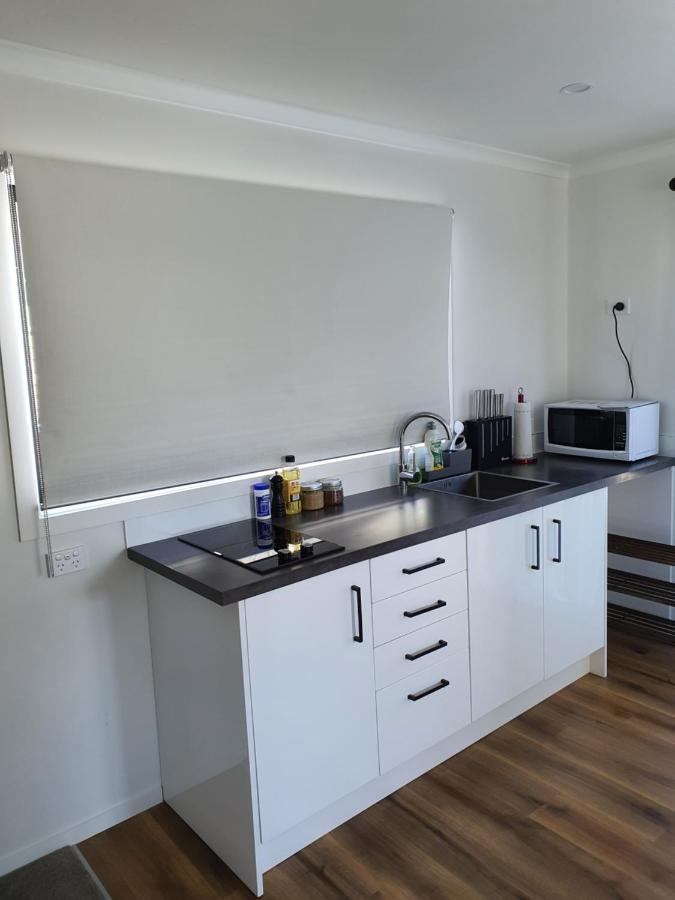 Modern 1 Bedroom Guest House Upper Hutt Exterior photo